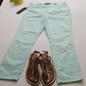 AV MINT GRN CROP JEANS🌻🌴